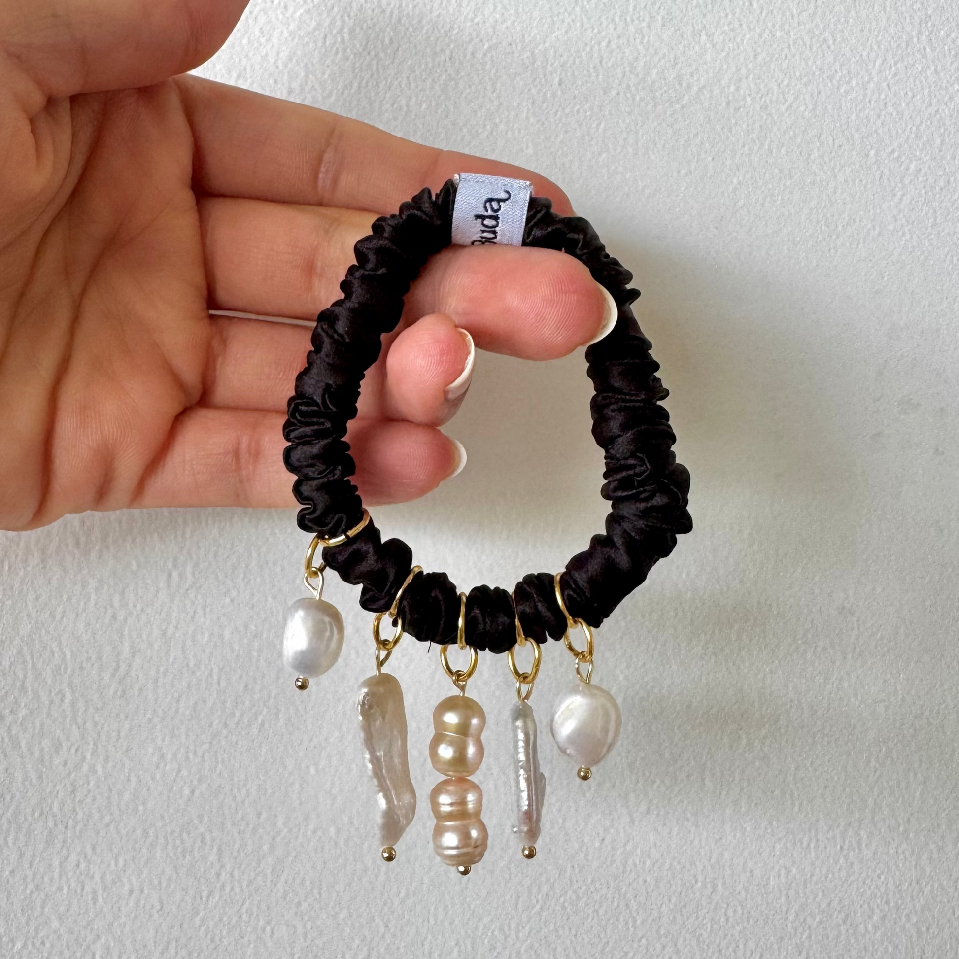 Magic Scrunchie · Negra
