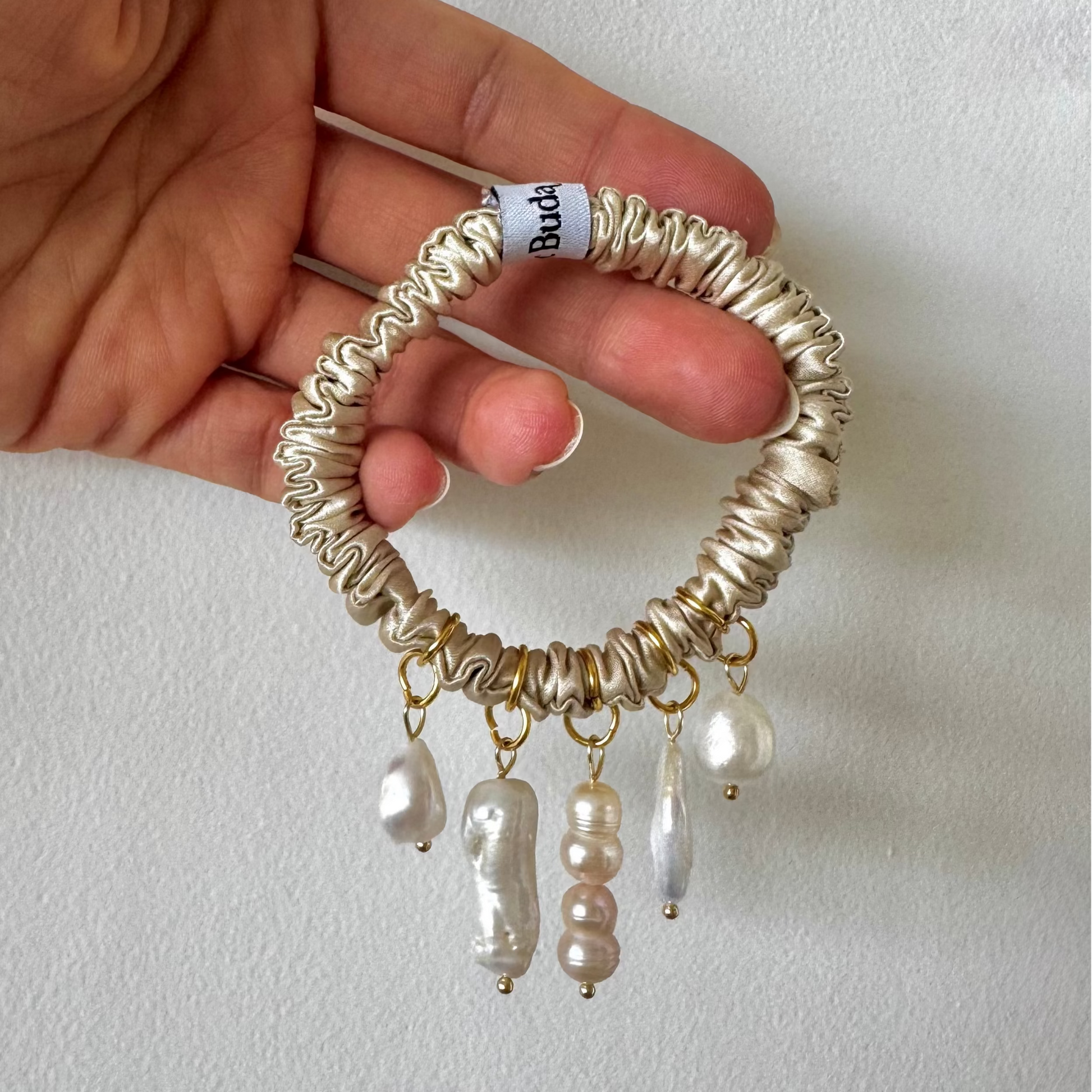 Magic Scrunchie · Champagne